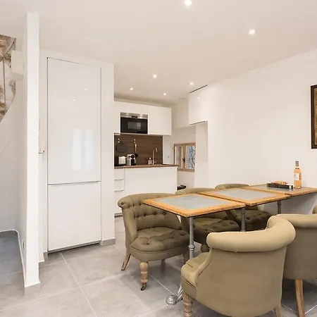 Διαμέρισμα Charming House *